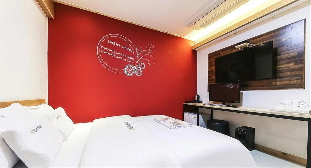 2Night Hotel