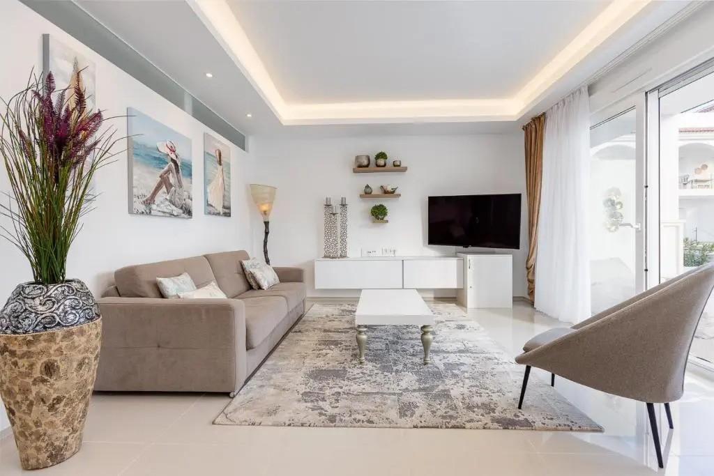 Fortuna 37 - Luxury Apartment with AC and Pool