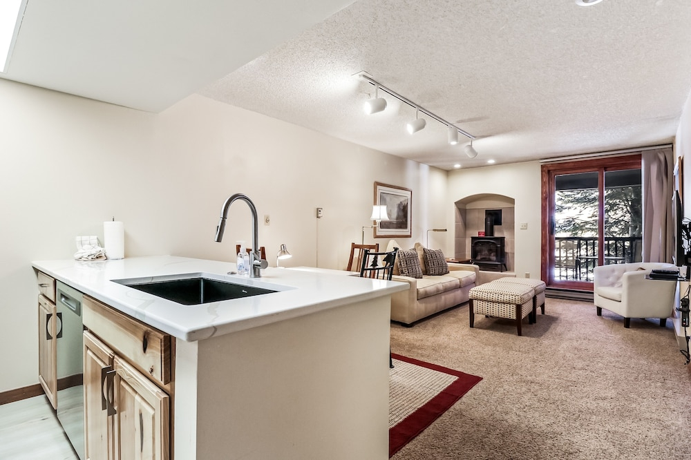 Fp219 Foxpine 1br 2 Ba 1 Bedroom Condo