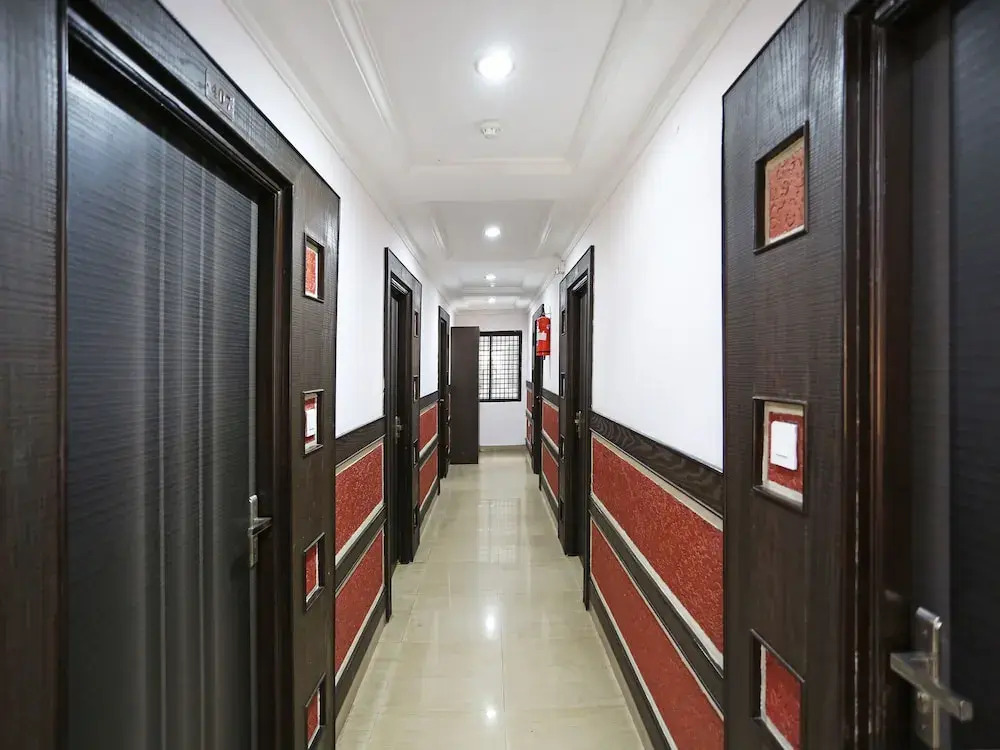 Hotel O Saraswathi Residency Near SR Nagar Metro Station