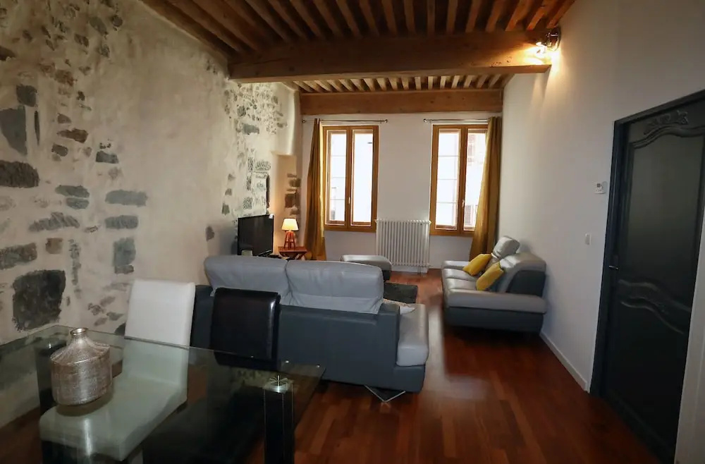 60 m2 just for 4 in the Old Town of Annecy