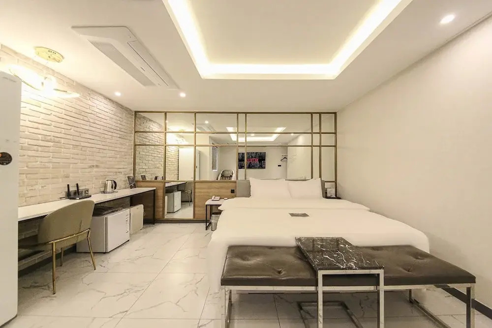 Hotel 24st Prestige