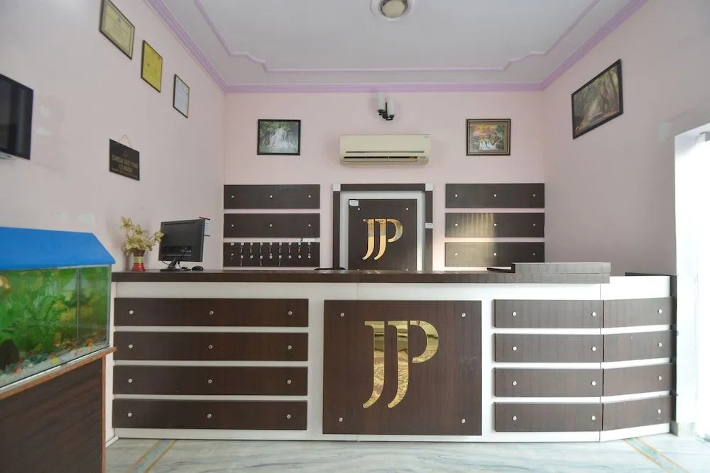 OYO 18515 Hotel Jal Mahal Jhalak Palace