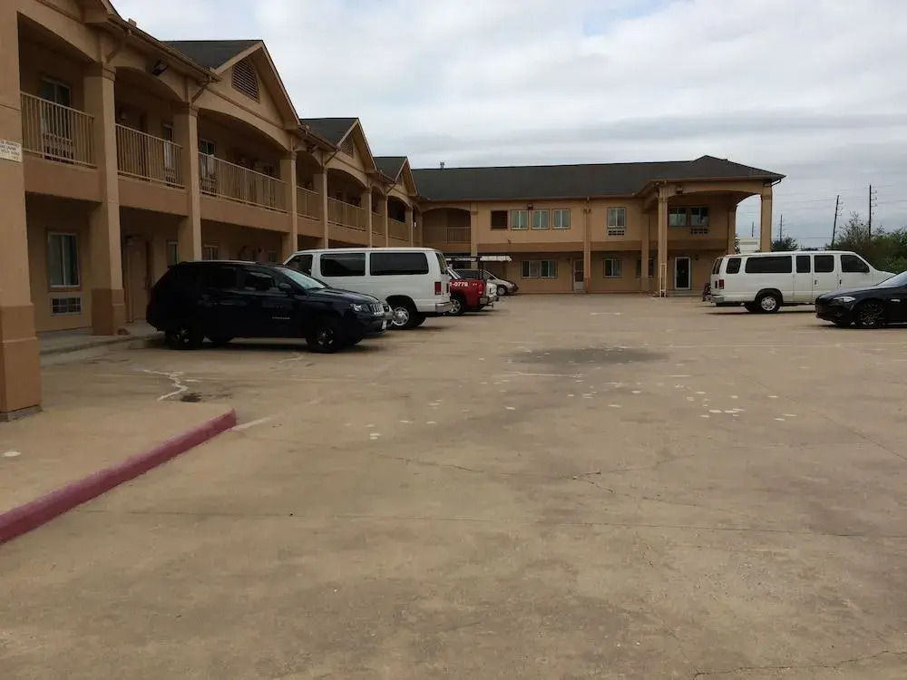 Executive Inn & Suites