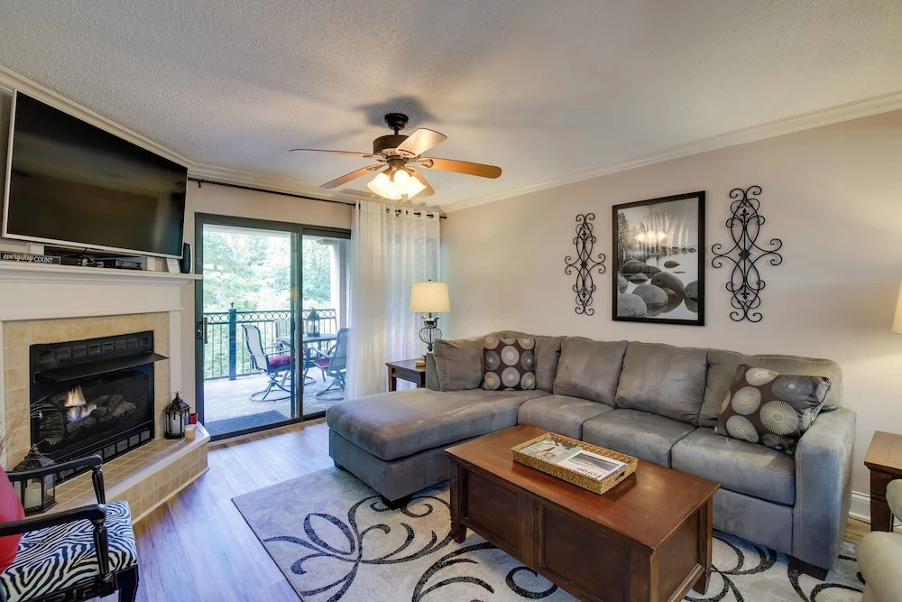 Gatlinburg Condo ~ 2 Mi to Smoky Mountains!