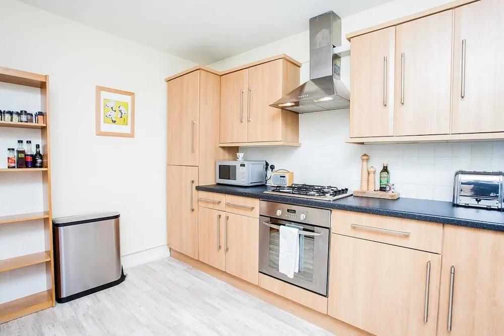 Stunning Spacious South London 1 Bed Apartment with Balcony