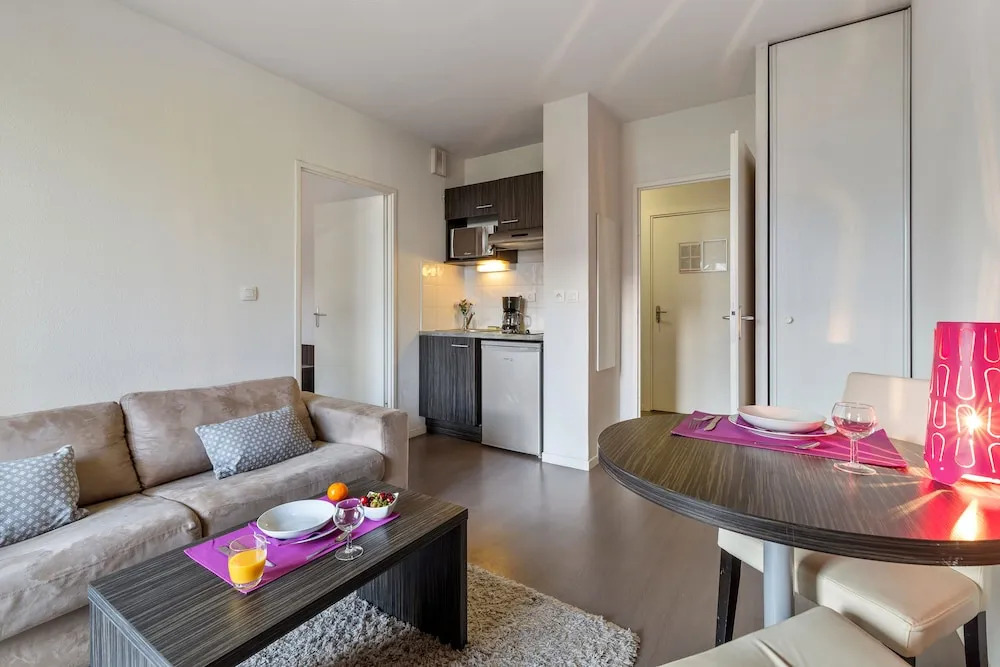 Park & Suites Confort Toulouse LHers