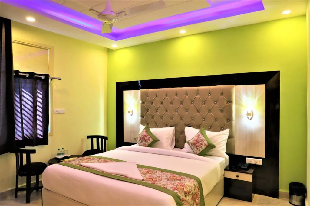Airport Hotel Shivaka Inn