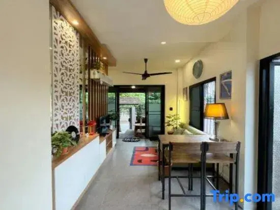 No.1 Tiny Townhouse Near Saturday Night Market 1Bedroom / 1.5Bathroom