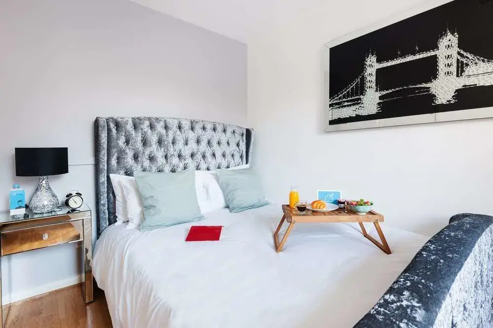 FG Property - Earls Court Cromwell Sherborne I