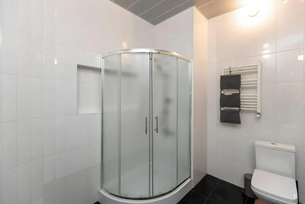 Light and Luxurious 2BR Apartment - by Wehost