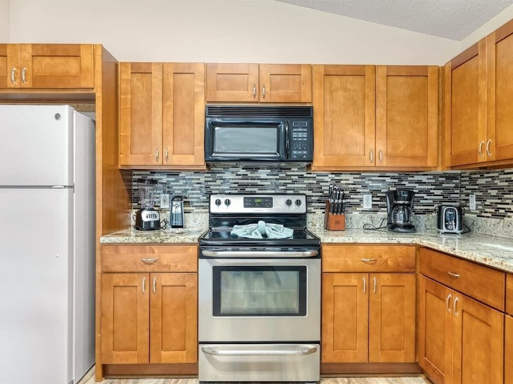 Villa Minutes From Disney 4bd 3bt Private Pool & Games 4 Bedroom Home