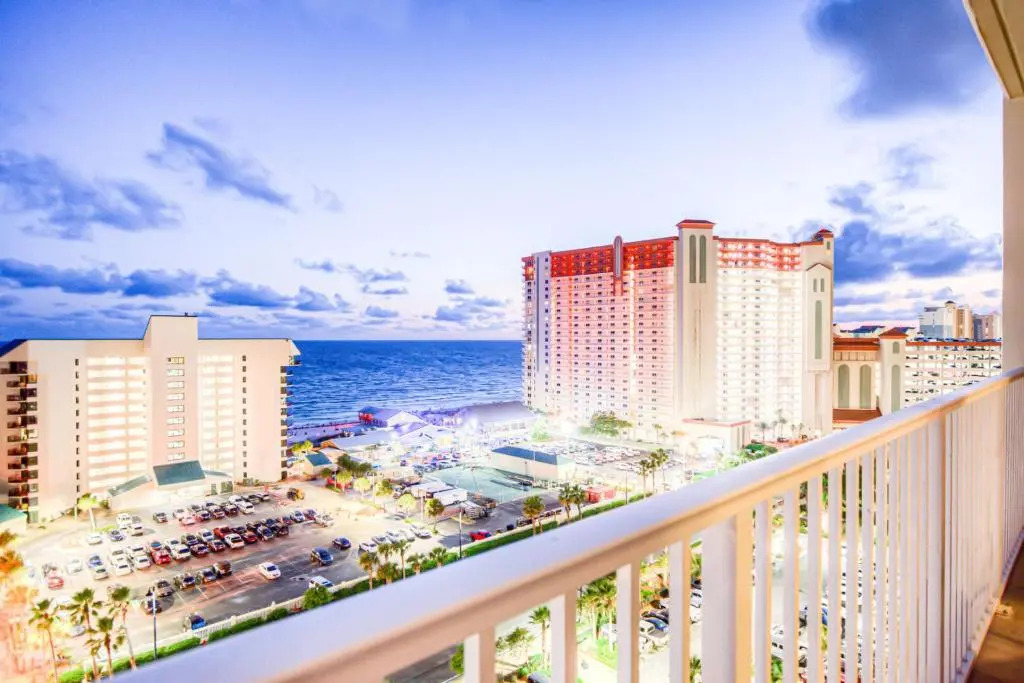 11 TH FLOOR In Laketown Wharf 1 BD, 2 Bathroom with Amazing Amenities, 1114!