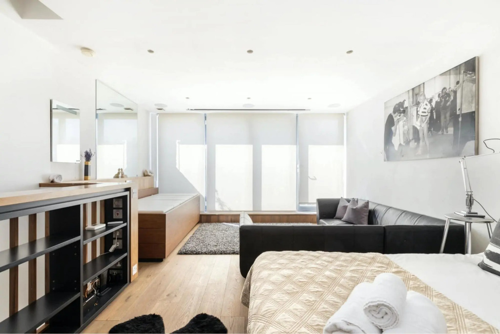 Woo-16 Woodseer Luxurious Town House With Garden Near Brick Lane