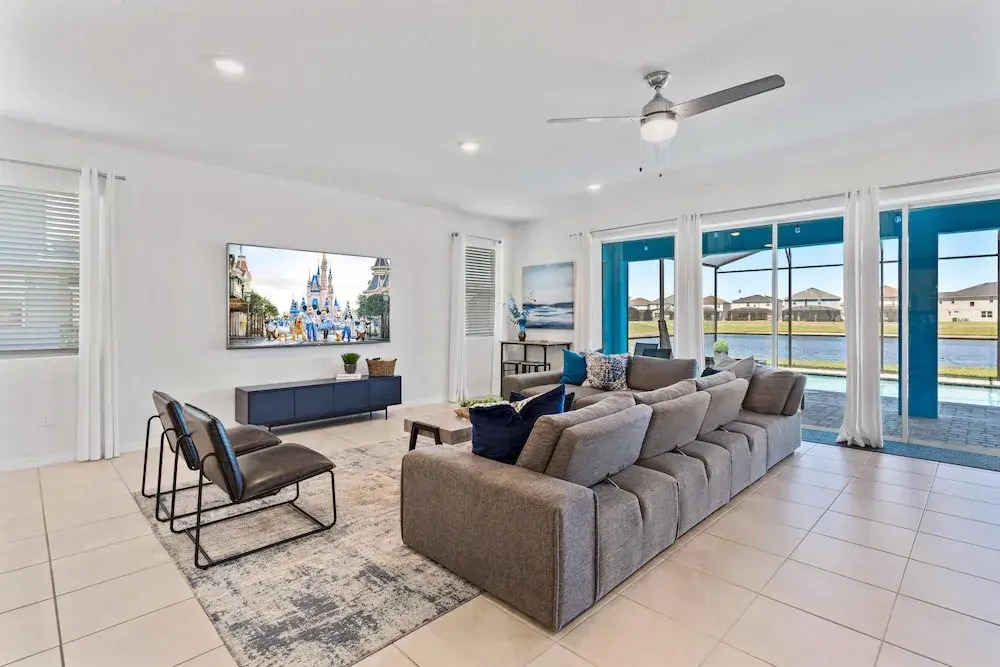 8911 Tropical Haven Court