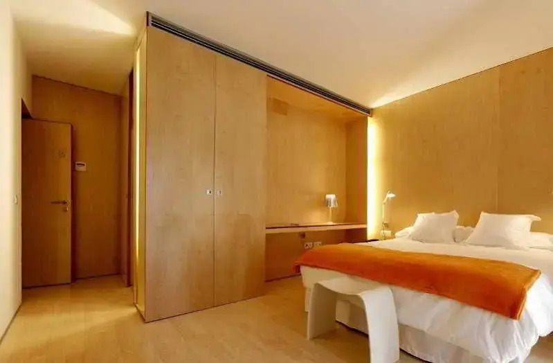 Hotel Holos