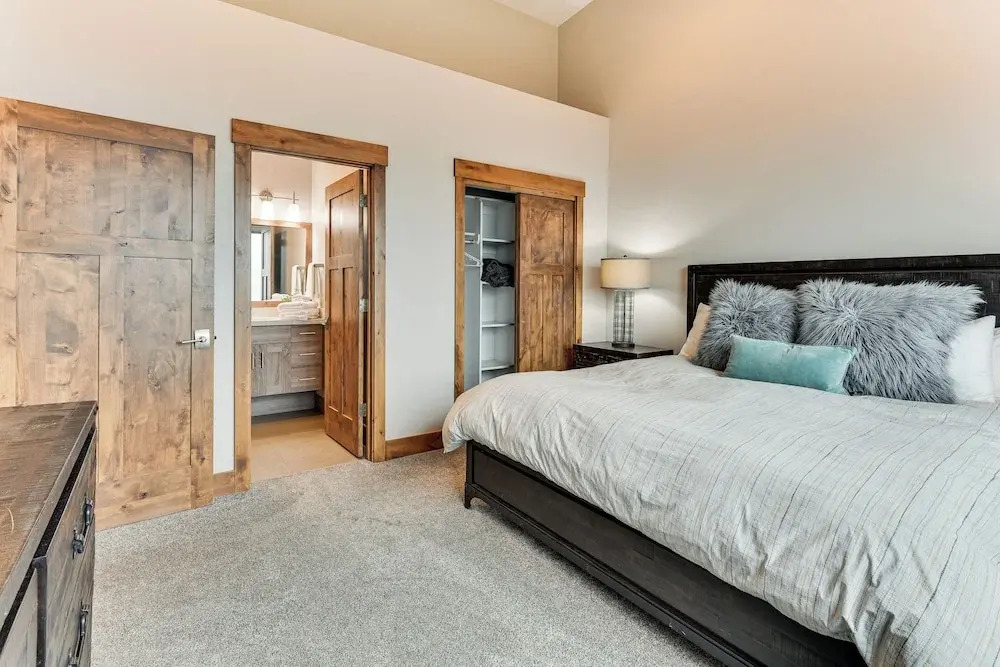 Luxe Eden Gem w/ Hot Tub: 6 Mi to Powder Mountain!