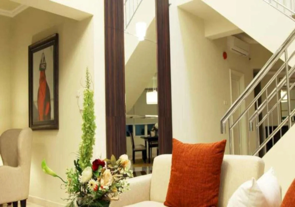 Java Paragon Hotel & Residences