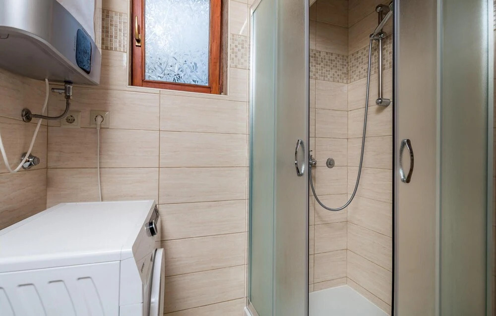 Amazing Home in Karlobag With 3 Bedrooms and Wifi