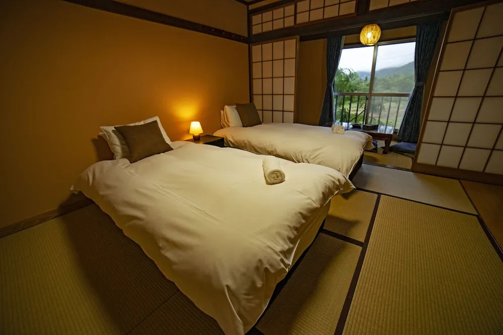 HA-MON Slope Side Hotel and Private Chalet