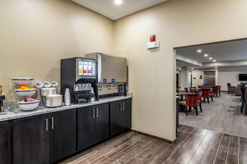 Comfort Suites Brunswick Town Center