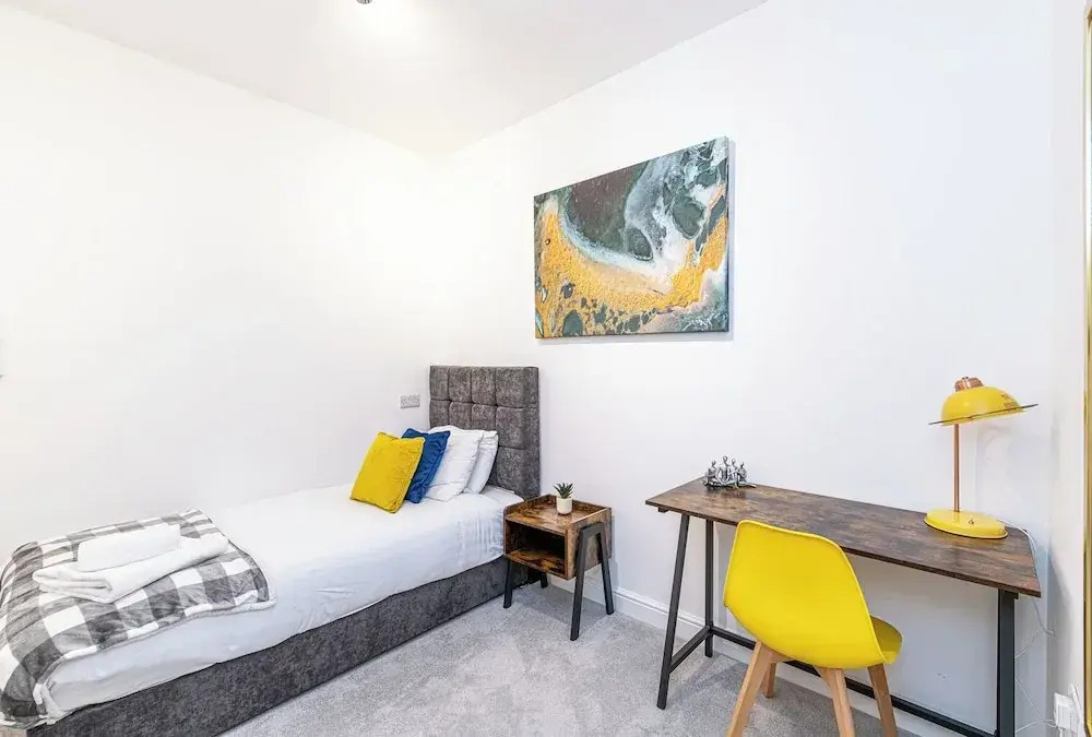 Prescott Court by Guestz