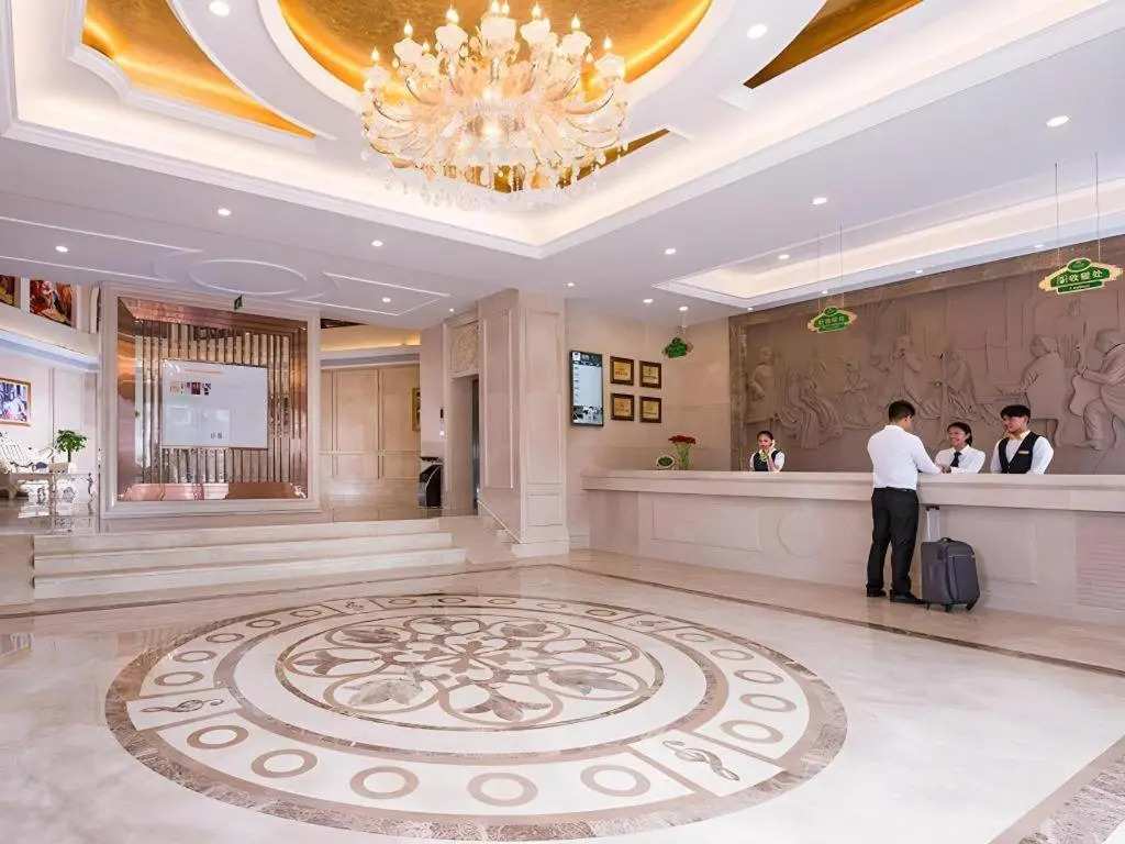 Vienna Hotel Shenzhen Dalang Clothing Base Branch