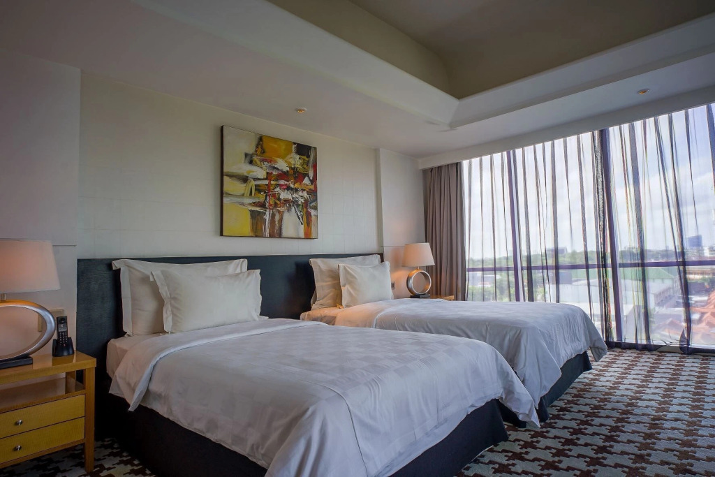 ARTOTEL TS Suites Surabaya