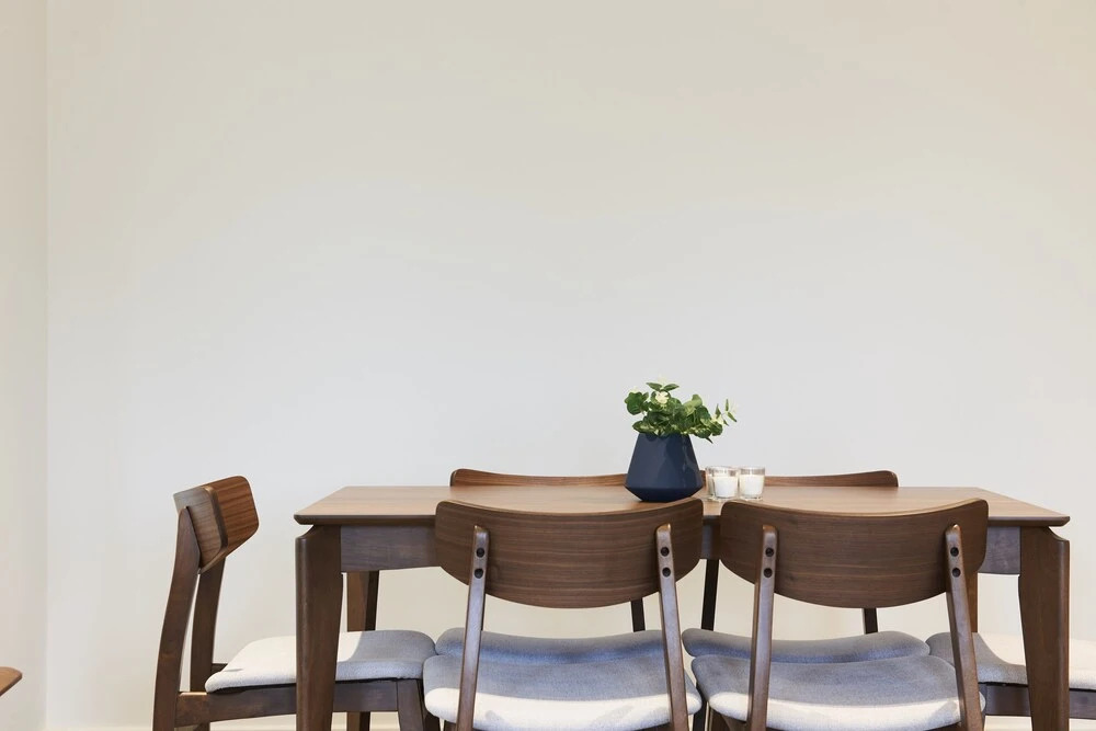 Earthy And Polished 2 Bedroom Unit In Chadstone