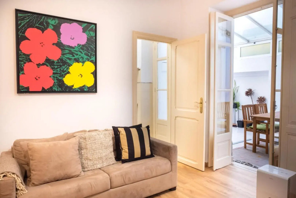Historical Central Apartment with Interior Terrace 62 by Lisbonne Collection