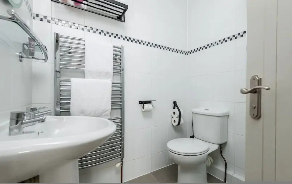 The Set - Room With En-suite