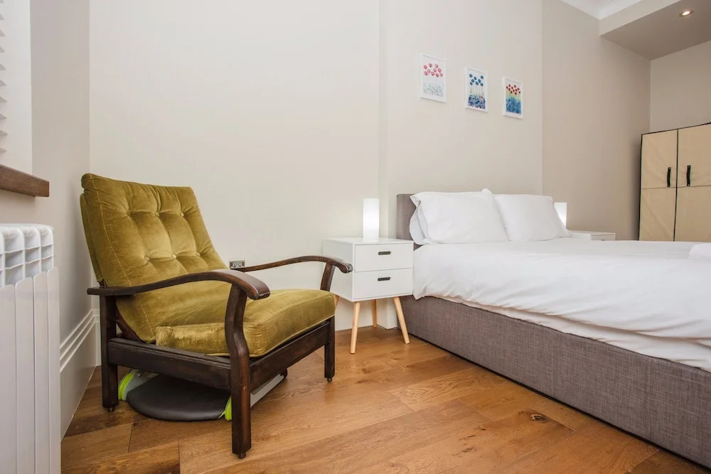 2 Bedroom Apartment in Clapham Accommodates 3
