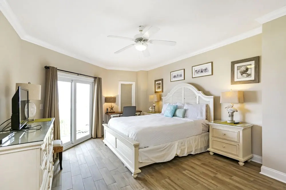 Paradise Shores 303