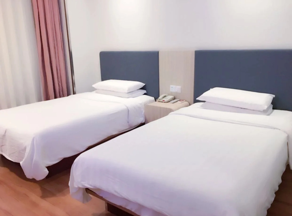 Hanting Hotel Shanghai Hongkou Football Stadium Metro Station