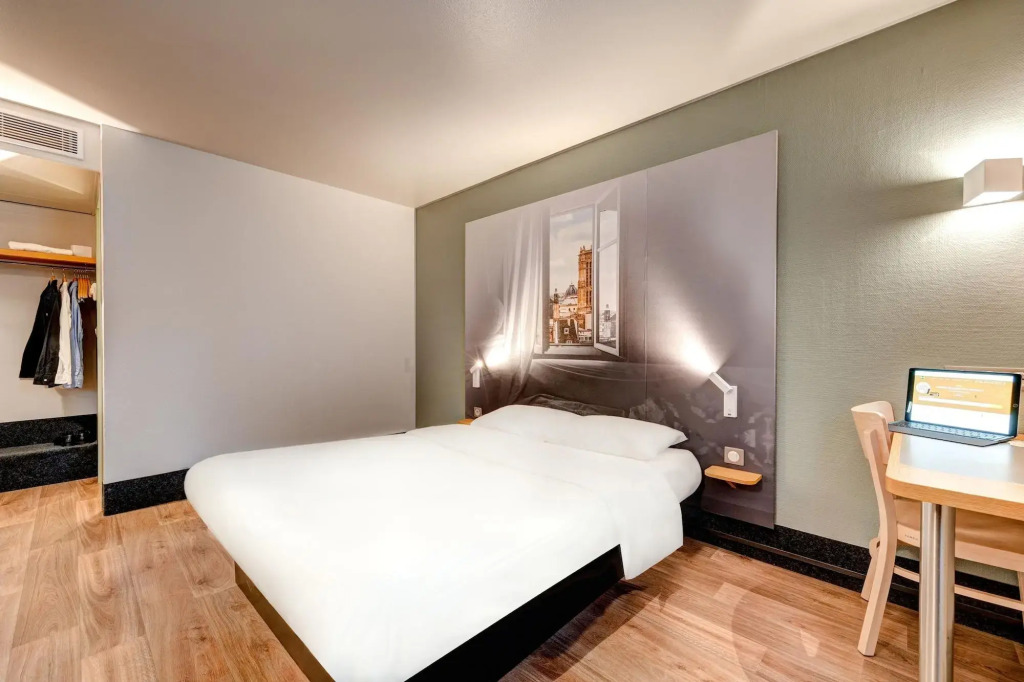 B&B HOTEL Louveciennes