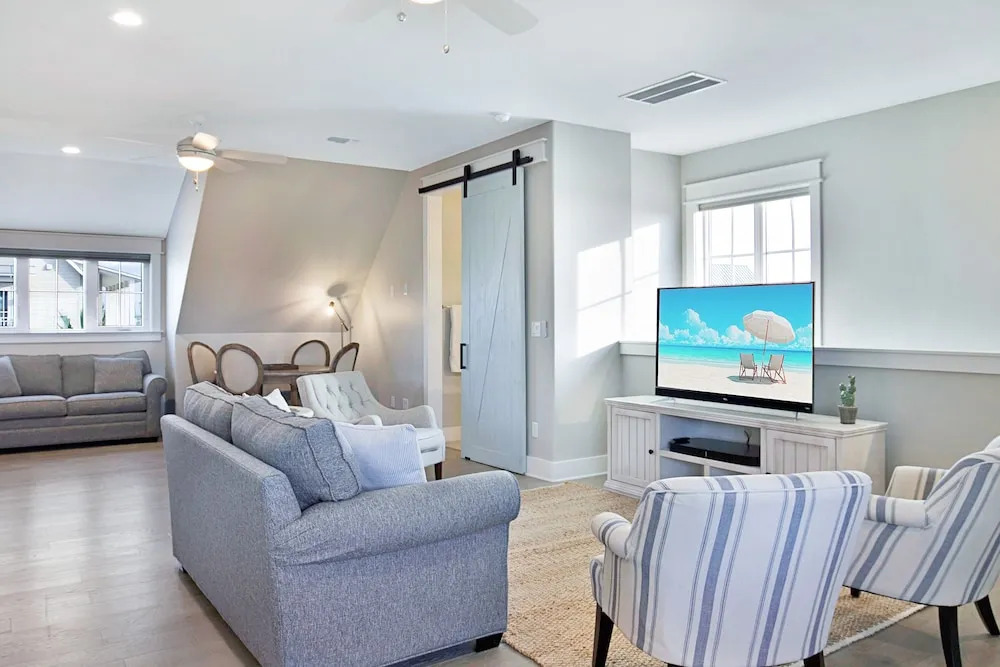 164 Sunset Avenue Townhouse 3 Bedrooms 3.5 Bathrooms Townhouse
