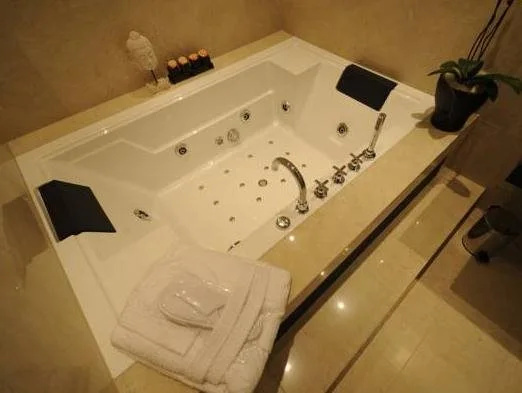 Business Hotel First
