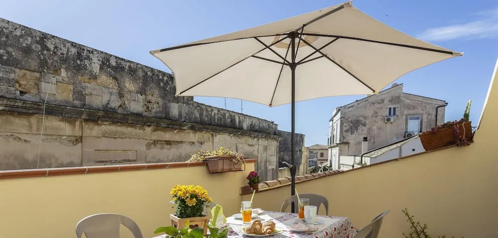 Salomone Apartment 15 With Terrace by Wonderful Italy