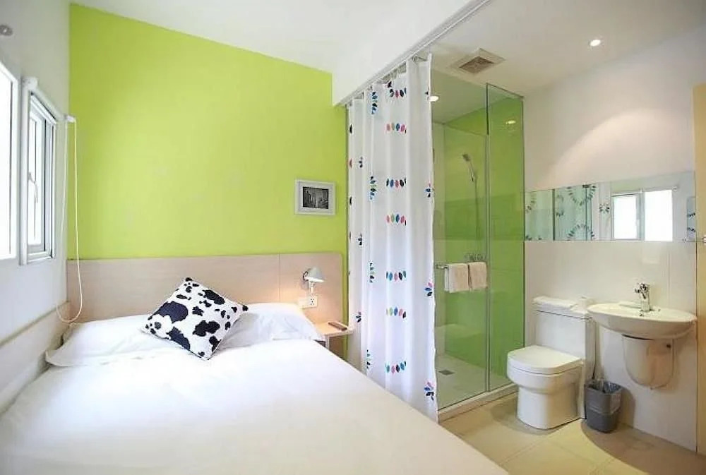 100 Hotel