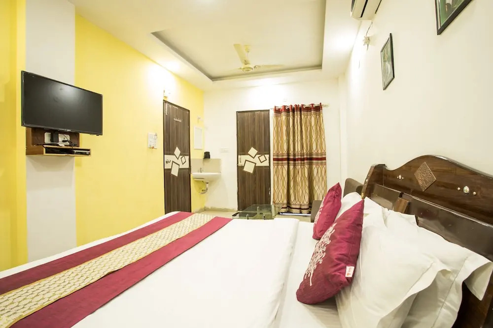 OYO 3205 Hotel New Luxury Royale