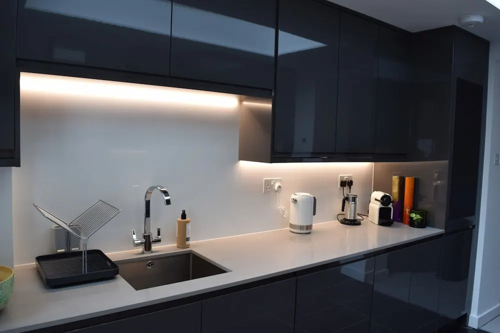 Stunning 3 Bedroom Apartment in South London