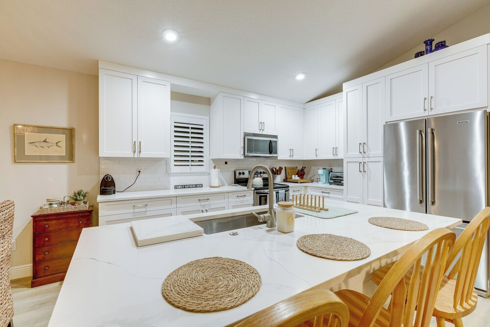 5 Mi to Stuart Beach! Home w/ Pet-friendly Yard