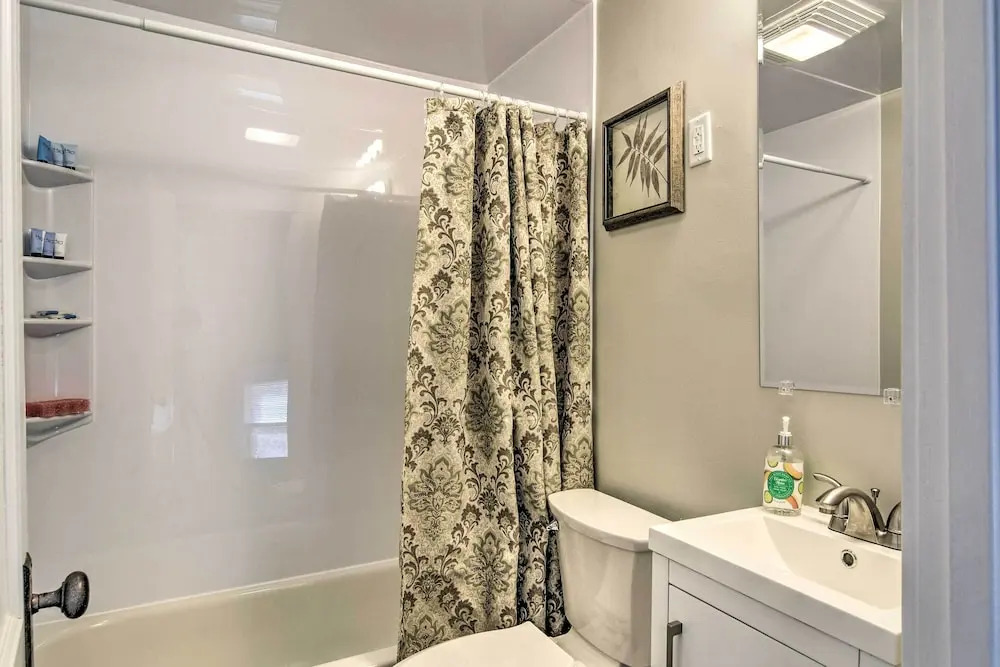 Dog-friendly Home ~ 14 Mi to Highmark Stadium