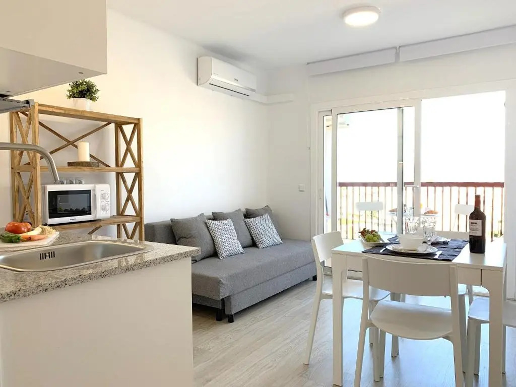 Apartamento 1ª Linea de Mar -WIFI- Aire Acondicionado