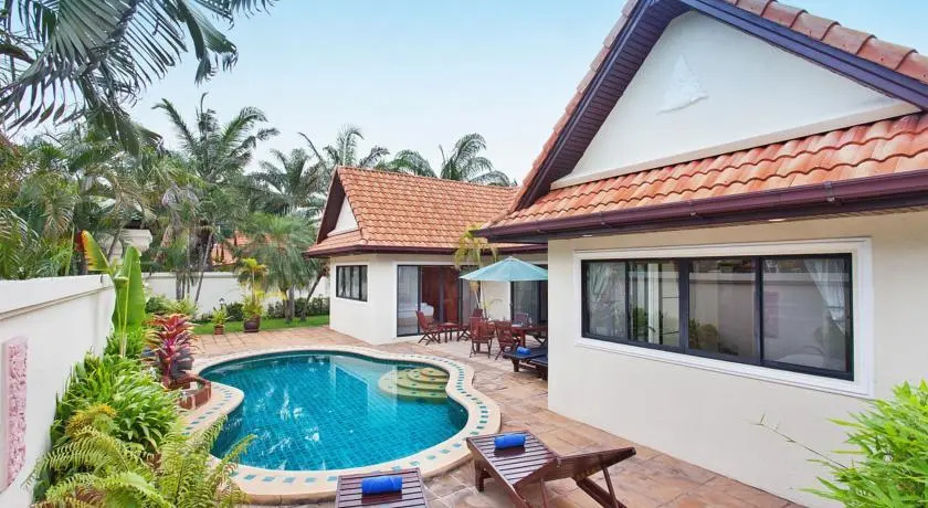 Jomtien Pool Villa Crystal