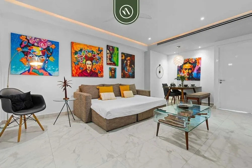 Amazing 1 BR Condo in Romantic Zone - Pool - Gym