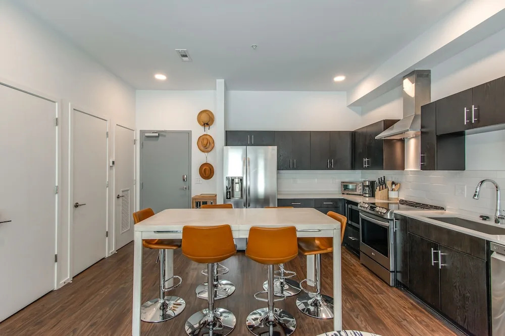 Illume Posh Resort Community Courtyard Pool 1 Bedroom Condo