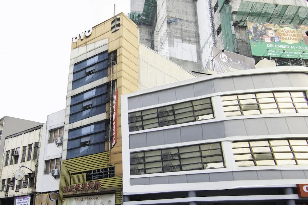 Lucky Hotel by OYO Rooms