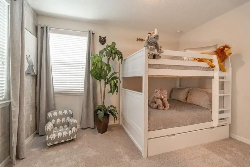 "sanitized" Solara Beautiful Home! 4 Bedroom Townhouse by Redawning