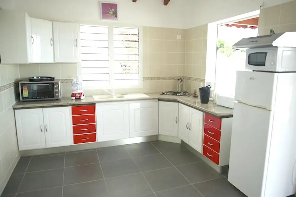 House With 2 Bedrooms in Saint François, With Pool Access, Enclosed Ga